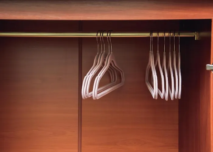 з виглядом на оперний театр *